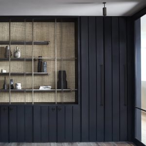 CLOSET BAR / BLACK