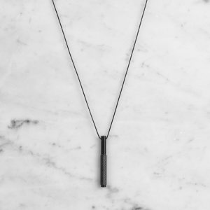 NECKLACE / VERTICAL / BLACK